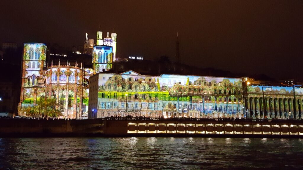 Fête des Lumières - Lyon - Séjour à Lyon - Week-end à Lyon - 8 décembre - séjour courte durée - Fourvière - Palais de justice - événement Lyon