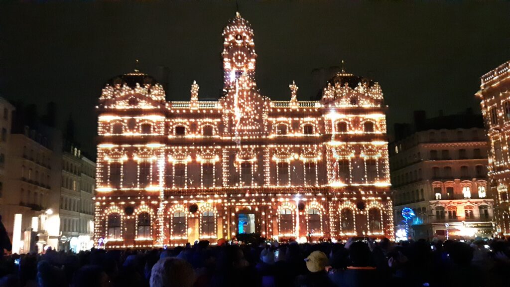 Fête des Lumières - Lyon - Séjour à Lyon - Week-end à Lyon - 8 décembre - séjour courte durée - Hôtel de Ville - Place des Terreaux - événement Lyon