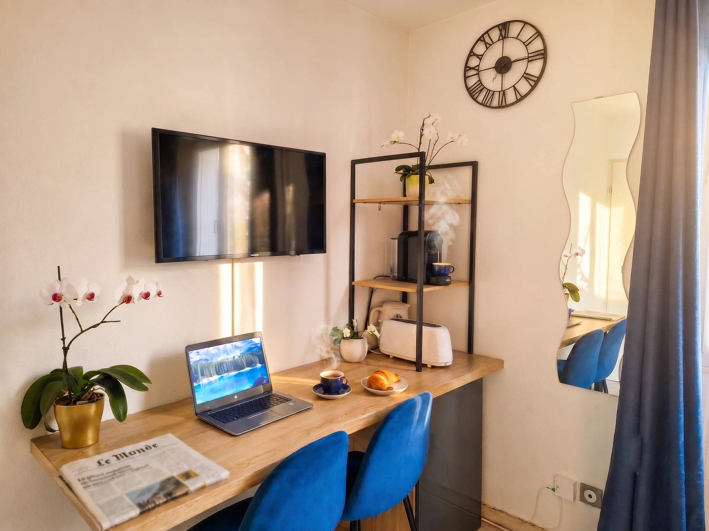 Coin bureau SéjourLyonnais Studio Green Cosy